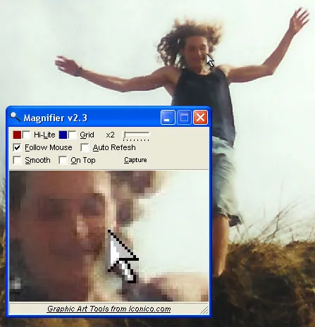 On-screen Magnifier enlarging desktop pixels